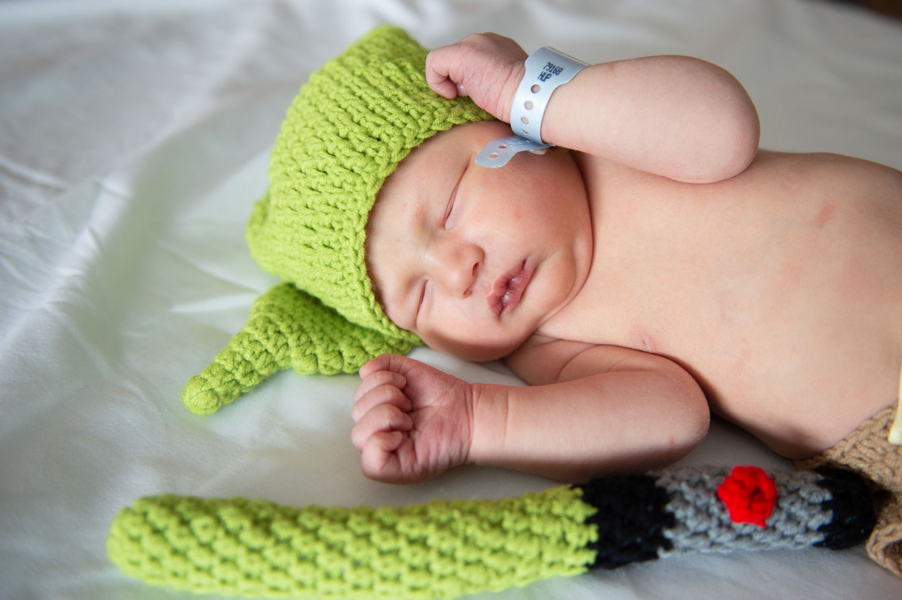 ALMH Baby Yoda 08.JPG